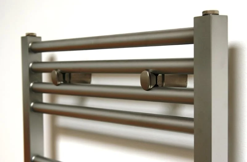 Badheizkörper Design Edelstahl 2, HxB: 121 x 60 cm, 811 W MADE IN GERMANY Szagato Handtuchheizung Handtuchwärmer Design Heizkörper Mittelanschluss Bad vertikal moderner Rohrheizkörper gerade Rohr — Heizung Warmepumpe